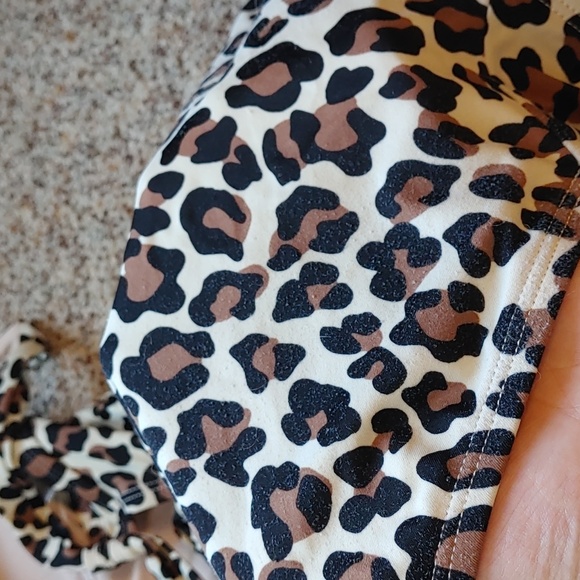 Leopard Print Swimsuit - Picture 5 of 5